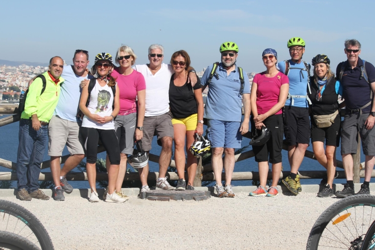 Lissabon: E-Bike-Tour zur Statue Cristo Rei in AlmadaLissabons Süden: 3-stündige E-Bike-Tour auf Französisch