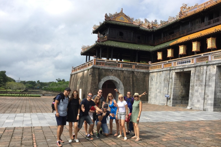 Visite privée de la ville de Hue: pagode Thien Mu, bateau dragon et artisanat
