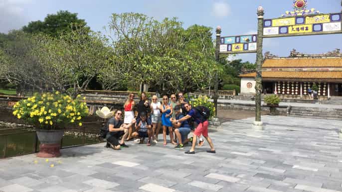 hue private city tour thien mu pagoda dragon boat crafts