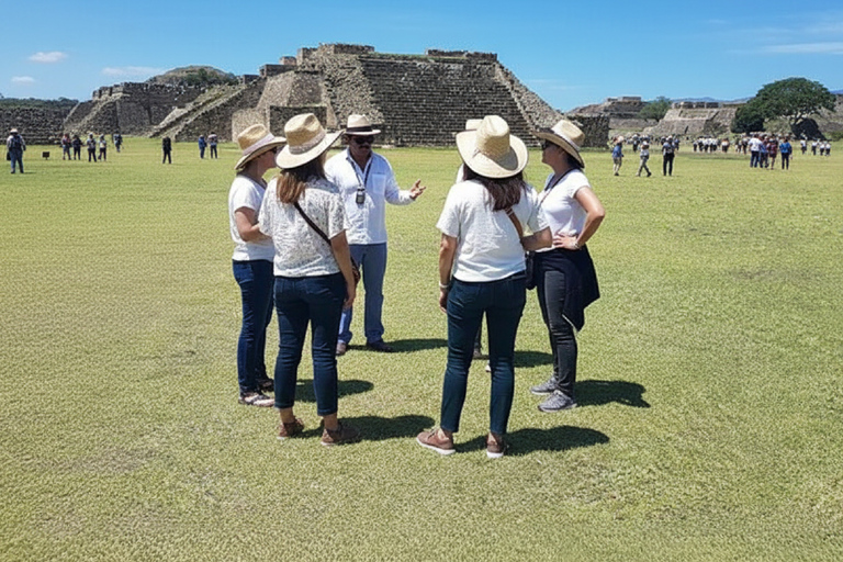 Tour Oaxaca Antigua: Monte Albán, Alebrijes & Artesanías Oaxaca Antigua: Full-Day Cultural Experience