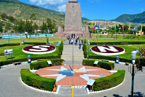 Quito: Mitad del Mundo and Panecillo Tour