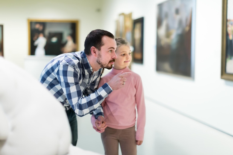 Londyn: Wycieczka dla rodzin i dzieci w Narodowej Galerii SztukiRodzinna wycieczka po Narodowej Galerii Sztuki po francusku