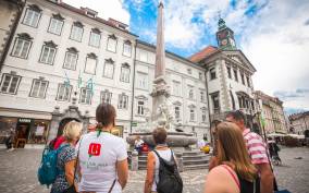 Ljubljana: Slovenian Cuisine Walking Tour with Tastings