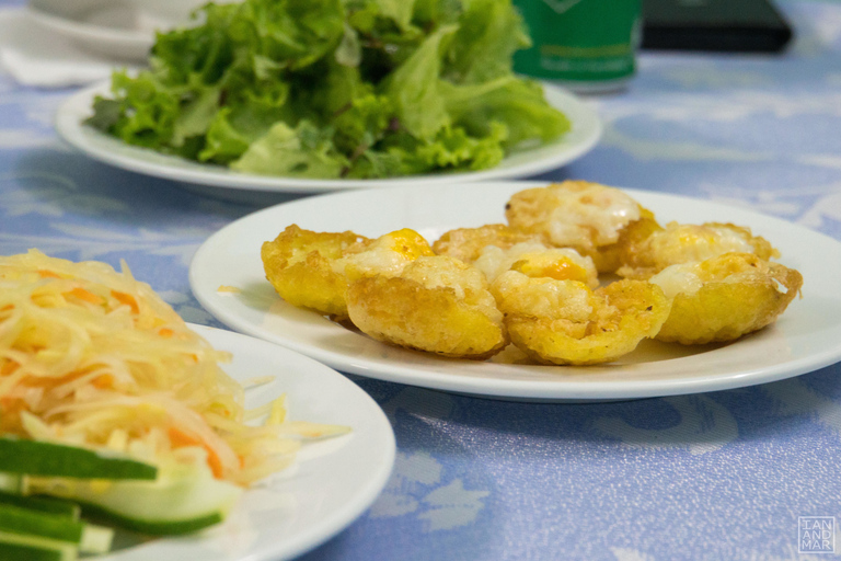 Hoi An: Tour gastronômico noturno com 7 degustações e passeio de barco