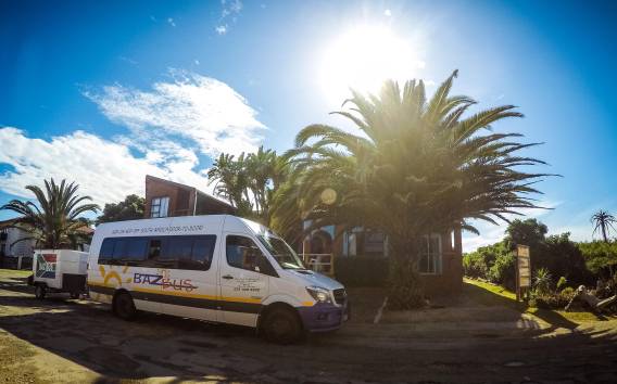 Hop-on-Hop-off-Tür-zu-Tür-Bus zwischen Kapstadt und Durban