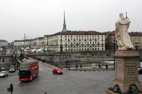 la venaria reale entry ticket and hopon hopoff bus tour