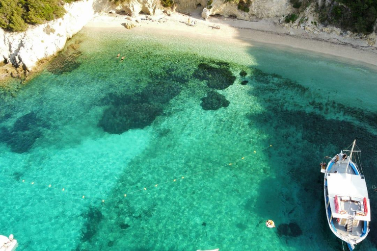 Depuis Lefkimmi : Excursion en bateau vers Sivota et la lagune bleueCroisière privée Sivota - Lagon bleu (de Lefkimmi - Kavos)