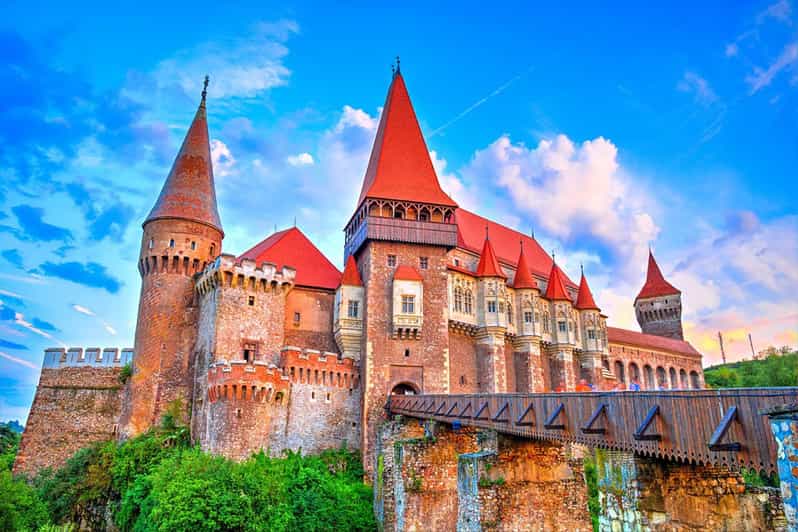 Vanuit Sibiu: Alba Carolina Citadel en Corvins Kasteel Tour