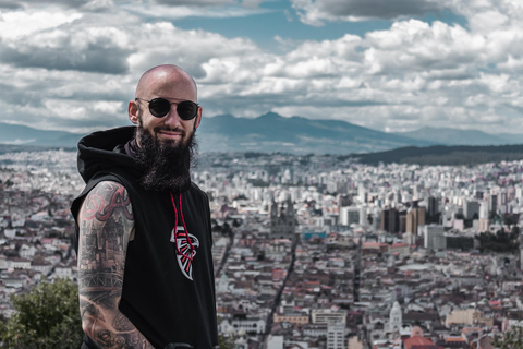 Quito Historic Center: Professional Photoshoot at Iconic Locations Long Session