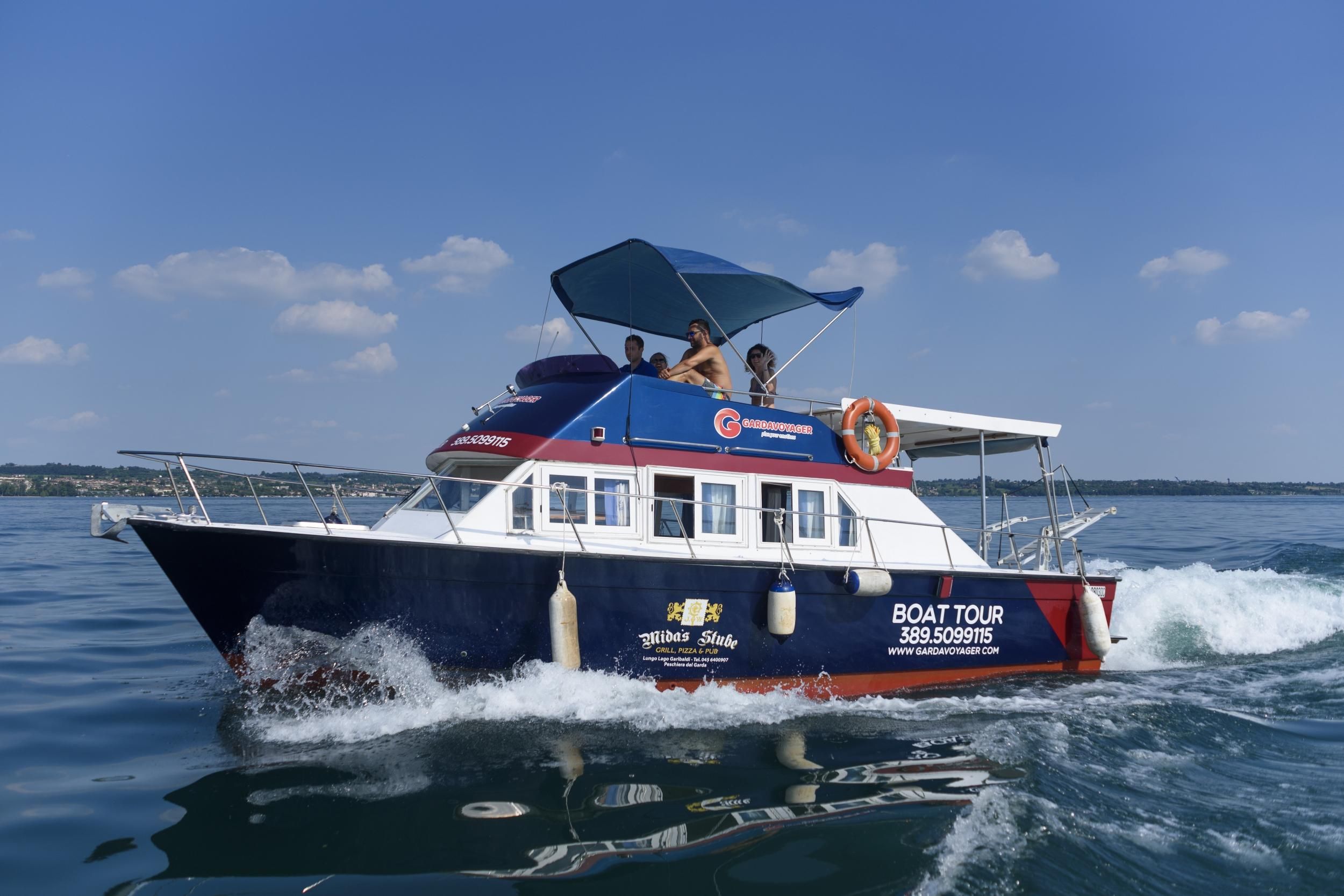 Ab Peschiera del Garda: Bootsfahrt entlang der Ostküste nach Sirmione