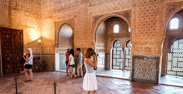 Fast-Track Alhambra & Nasrid Palaces Guided Tour | GetYourGuide