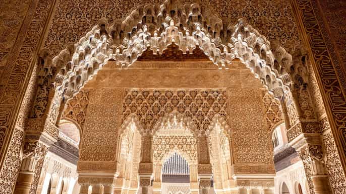 grenade visite guidée de l’alhambra et des palais nasrides