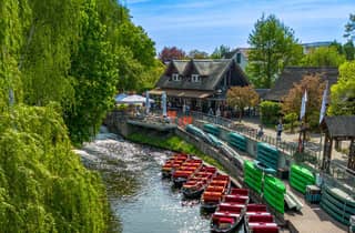 Burg: Sommerliche Bootsfahrt durch das Biosphärenreservat Spreewald