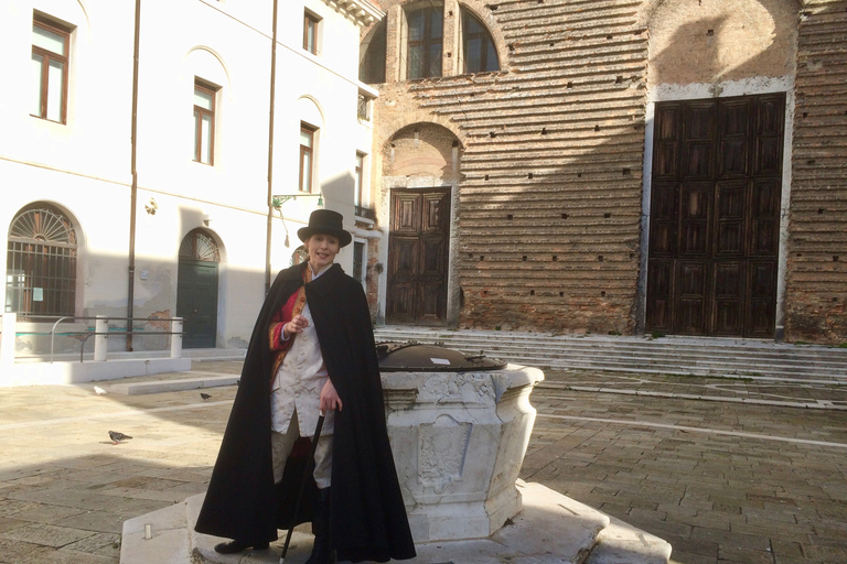 Venice: Theatrical Carnival Walking Tour Tour in English and Italian at 11:30 AM