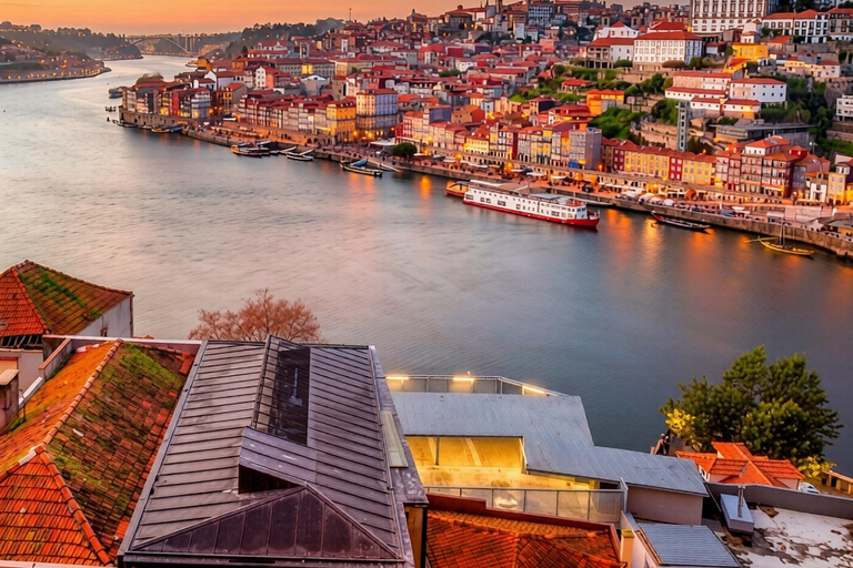Porto: City Tour with Lello Bookshop and Wine Cellar Visit