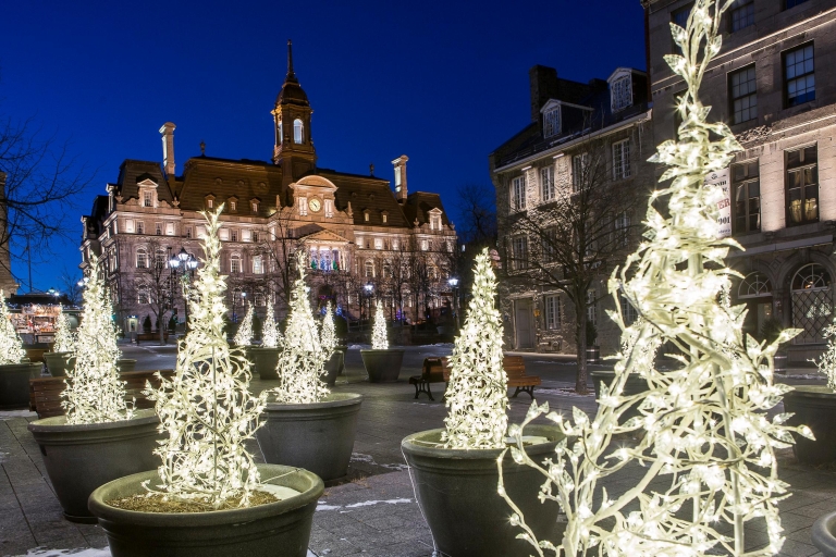 Old Montréal: Magische Weihnachts-Tour in KleingruppeOld Montréal Kleingruppen-Weihnachtstour auf Französisch