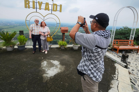 Templi e sapori: tour di Prambanan con fotografo e pranzoTempli e gusto: tour di Prambanan con fotografo e pranzo