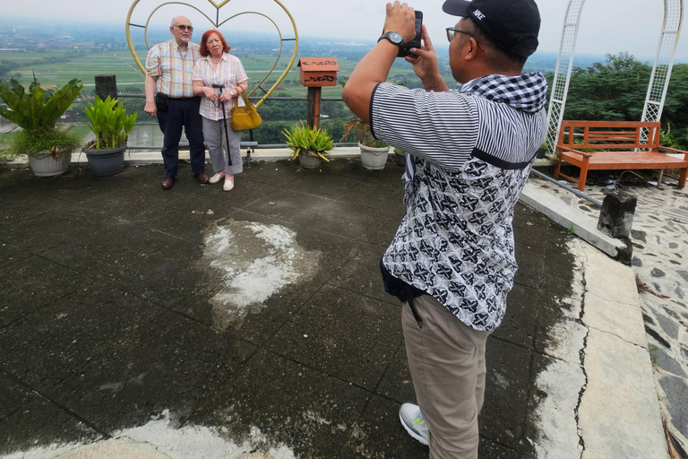 Templi e sapori: tour di Prambanan con fotografo e pranzoTempli e gusto: tour di Prambanan con fotografo e pranzo