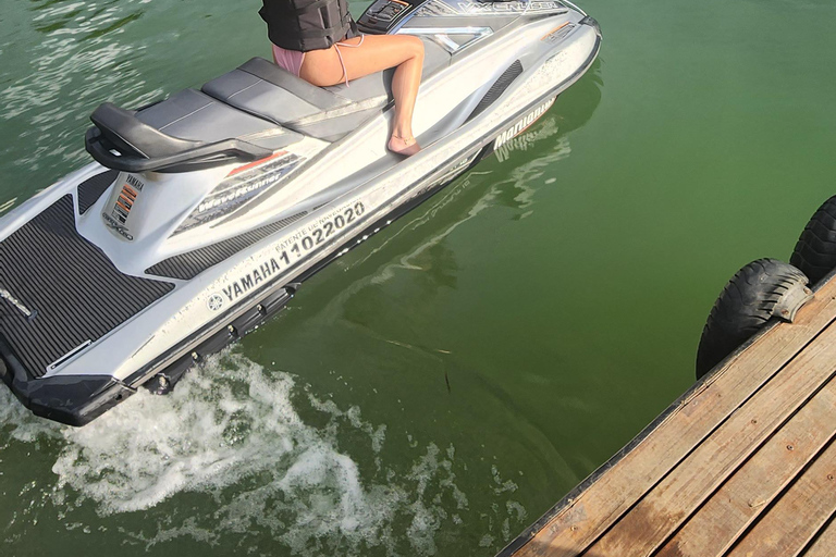 Depuis Medellin : Tour de Guatapé en voiture avec promenade sur le lac Wave Runner