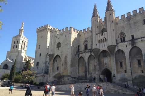 From Marseille: Full-Day Avignon, Gordes and Roussillon Tour