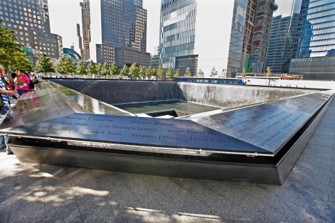 NYC: Ground Zero kindvriendelijke tour met ticket voor 9/11 MuseumFamilietour in het Frans met ticket voor 9/11 Museum
