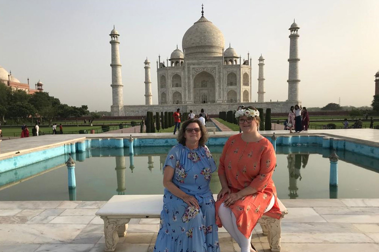 Vanuit Delhi: Taj Mahal &amp; Agra Fort Tour met AC autoRondleiding met auto + gids + toegangen tot monumenten + lunch