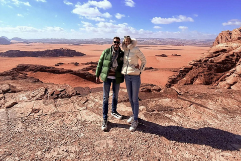 Wadi Rum: Red & White Desert Jeep Tour and Stargazing
