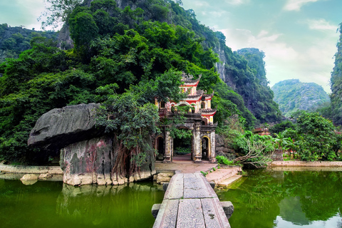 Vanuit Hanoi: dagtrip Tràng An, Bích Động-pagode & fietsenDaguitstap vanuit Hanoi: Tràng An, Bích Động-pagode & Hoa Lư