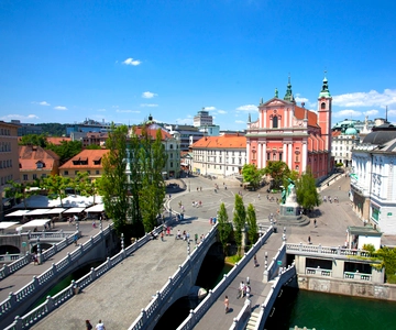 From Zagreb: Ljubljana, Postojna Cave & Predjama Castle Tour