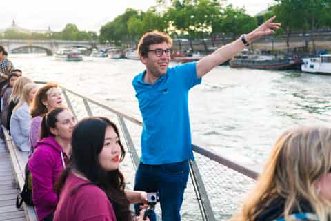 Paris: Evening Bike and Boat Tour