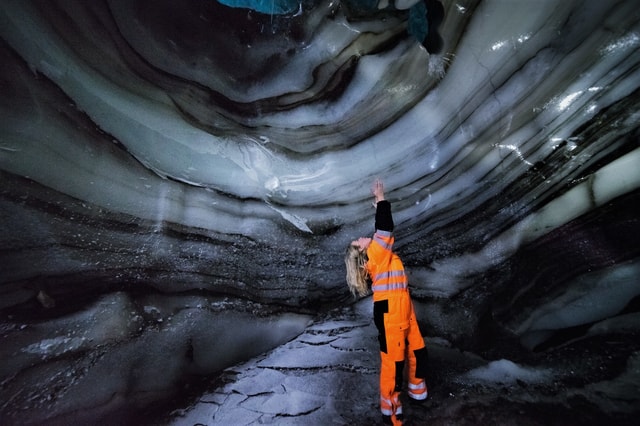 Langjokull-gletsjer: sneeuwscooter- & natuurijsgrottentocht