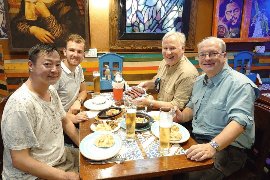 Tirana Stadt- und Foodtour – Mahlzeiten inklusive (Kleingruppe). Foto: GetYourGuide