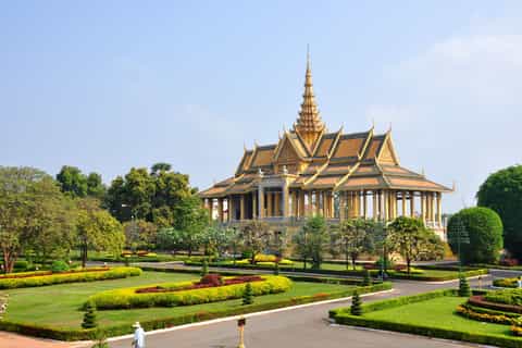 Half Day Royal Palace, National Musuem and Wat Phnom Tour