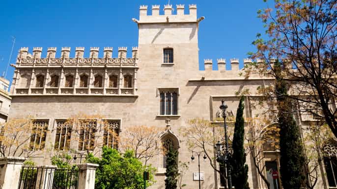 valencia group walking tour