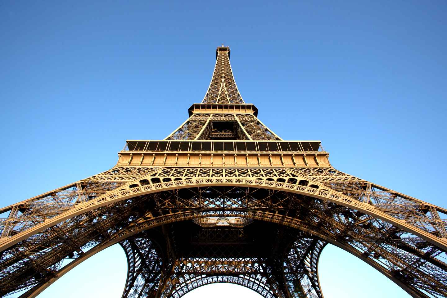 Parigi: Accesso Torre Eiffel con Audioguida e Crociera Opzionale