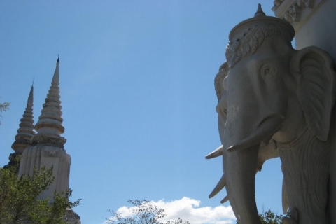 Ab Phnom Penh: Stupas von Oudong und Silberschmiededorf