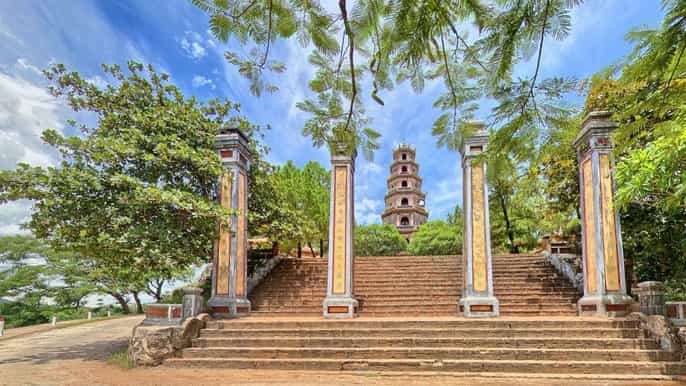 hue historical tour from hoi an
