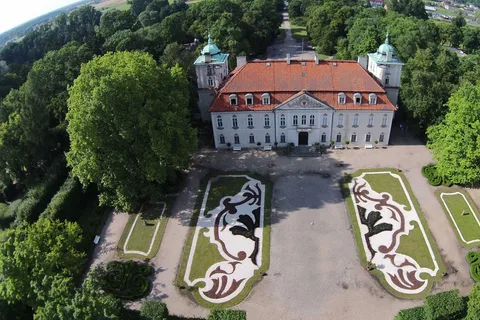 Warsaw: Full-Day Outskirts Private Tour