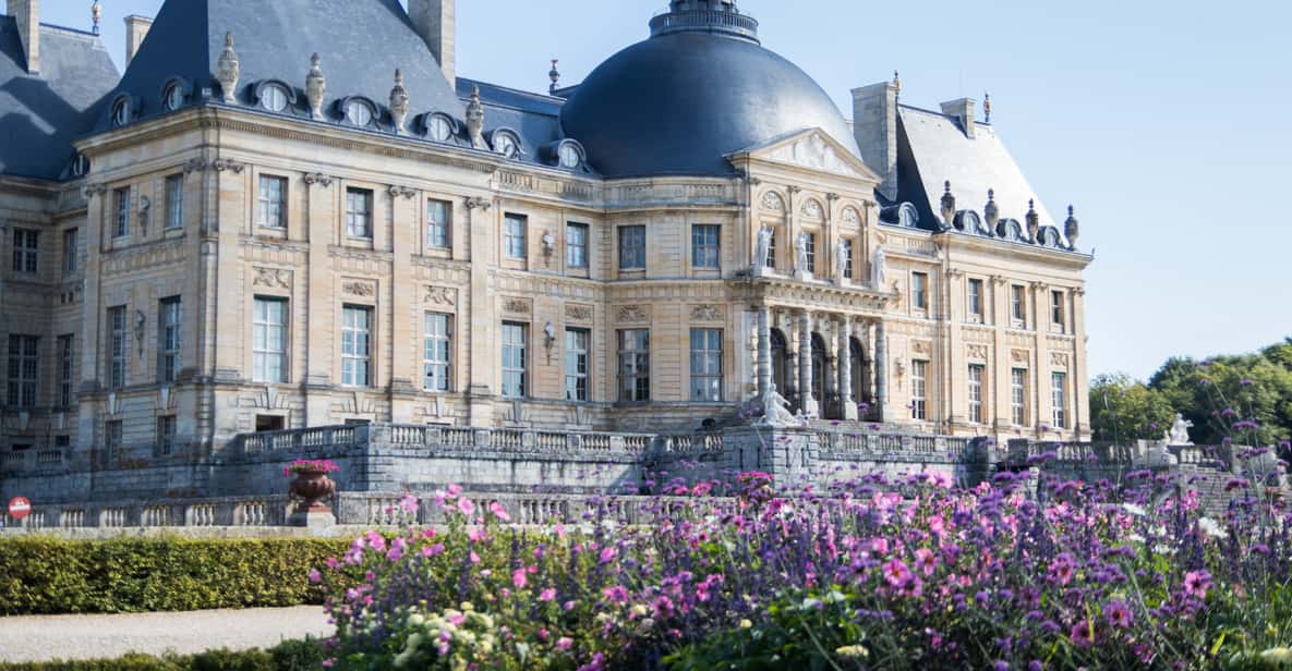 From Paris: Chateau de Fontainebleau & Vaux-Le-Vicomte Tour