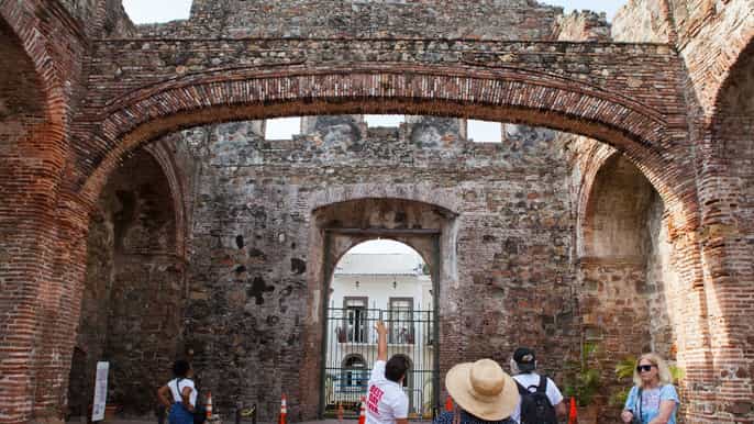 panama canal and city walking tour with a local