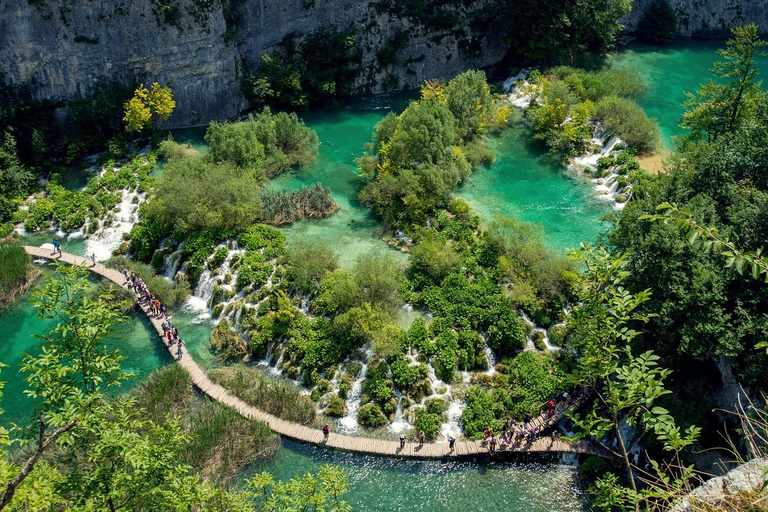 Au départ de Split : Excursion d'une journée entière dans le parc national des lacs de PlitviceExcursion privée d'une journée complète dans le parc national des lacs de Plitvice