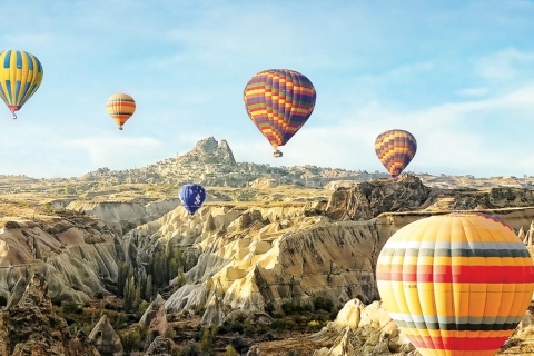 Cappadocië: heteluchtballonvlucht met ophalen en inleverenCappadocië: luchtballonvlucht met ontbijt