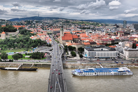 Vienna: tour privato di mezza giornata a BratislavaOpzione senza guida locale a Bratislava