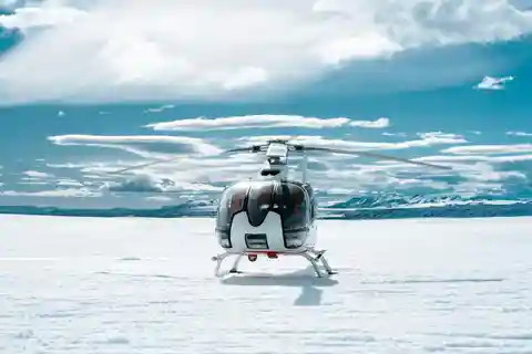 Golden Circle & Glacier Landing Helicopter Experience
