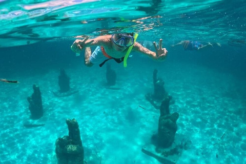 Isla Mujeres: All-Inclusive Catamaran with Snorkeling and All-You-Can-Eat Buffet Isla Mujeres: All-Inclusive Catamaran with Snorkeling and All-You-Can-Eat Buffet from Playa del Carmen