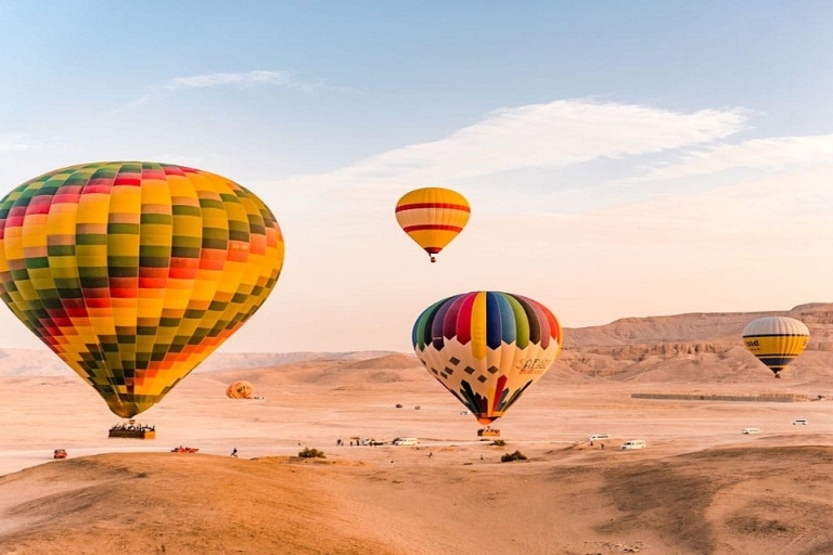 Asuan: 4-dniowa prywatna wycieczka po Egipcie z rejsem po Nilu i balonemLuksusowy statek
