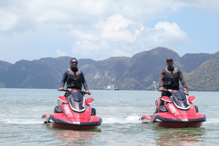 Visite privée en jet ski surpuissant à Langkawi avec vidéo par droneFORFAIT LUXE BRONZE INDIVIDUEL