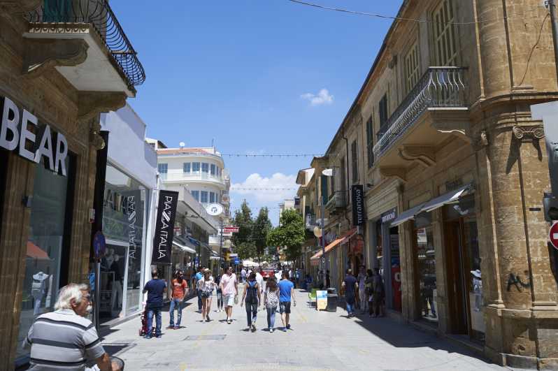 Vanuit Paphos & Limassol: dagtour hoogtepunten van Nicosia