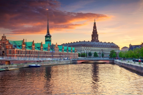 Van Kopenhagen: privé 5 uur durende Frederiksborg Castle TourPrivate Frederiksborg Castle Tour met toegangsprijzen