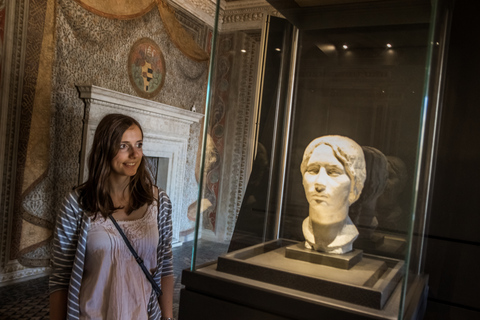 Entrada sin billete a los Museos Vaticanos y la Capilla SixtinaMuseos Vaticanos y Capilla Sixtina: entrada sin colas